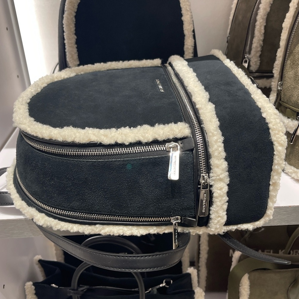 MICHAEL KORS Rhea Medium Suede and Faux Shearling Backpack
Black
NWT - Picture 5 of 16